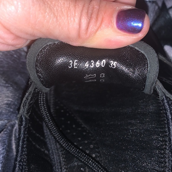 π₯PRADA 35 Black Scrunch Ballet Flats
Size: EU 35 (Approx. US 5) style # 3E 4360 - Picture 8 of 15